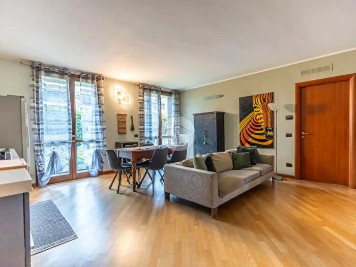 Appartamento bilocale in vendita in Via Francesco Nullo, Brusaporto