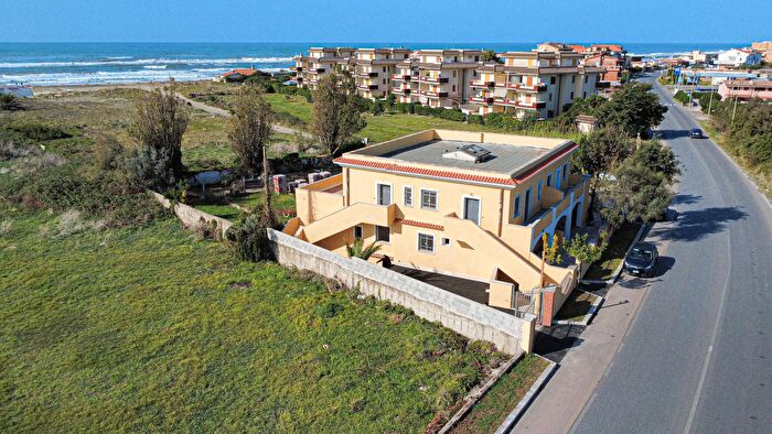 Appartamento bilocale in vendita in Lungomare degli Ardeatini, Ardea