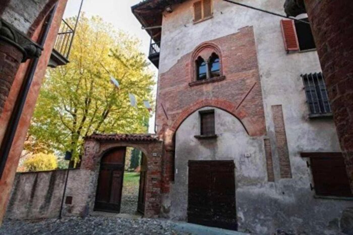 Casa con 15 locali in vendita in Via Porta Ferrata Avigliana, Avigliana