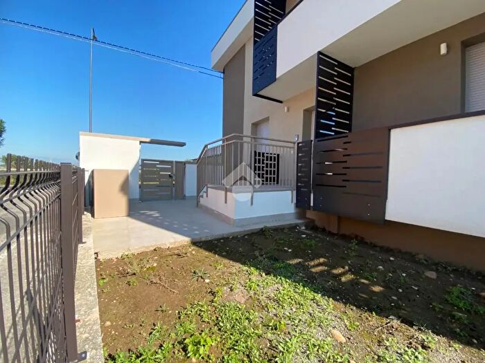 Appartamento trilocale in vendita in Via Lago di Garda, Buttapietra