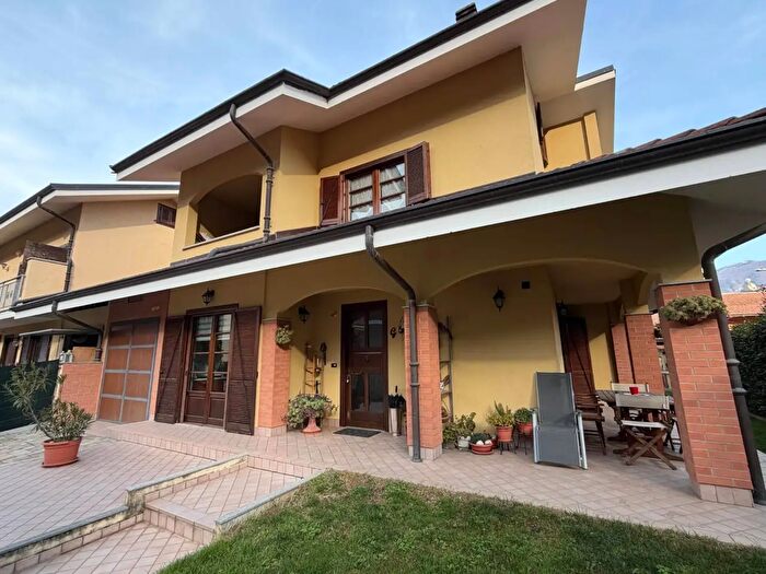 Case in Vendita e in Affitto - 2