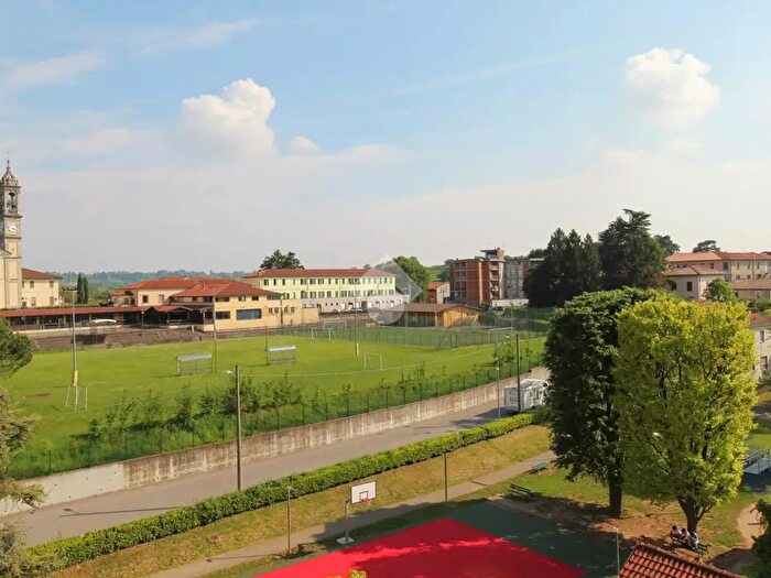 Appartamento quadrilocale in vendita in Via Papa Giovanni XXIII, Renate