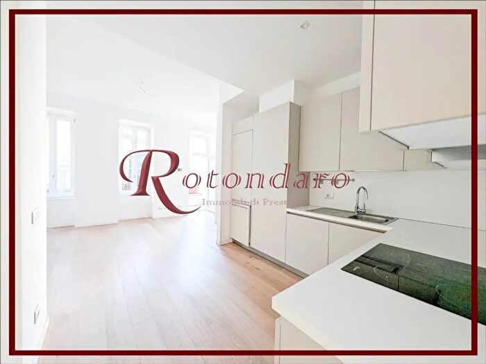 Appartamento trilocale in affitto in Via Andrea Solari, Milano