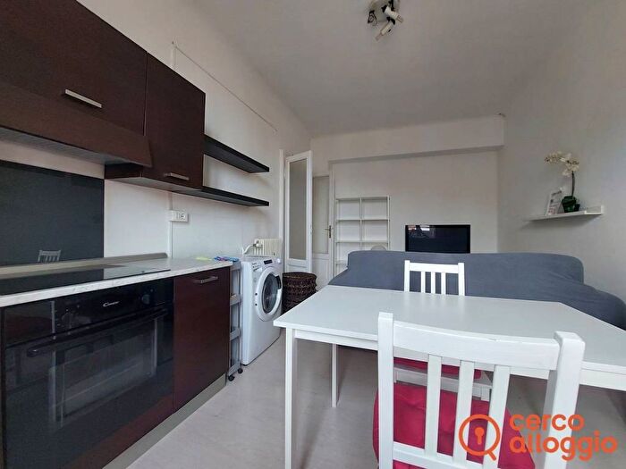 Appartamento bilocale in affitto in Via Monte San Genesio, Dergano, Milano