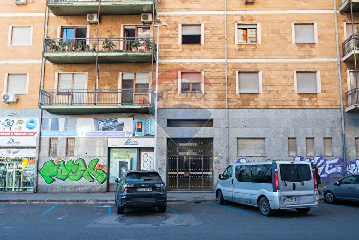 Appartamento con 6 locali in vendita in Via Luigi Sturzo, Catania