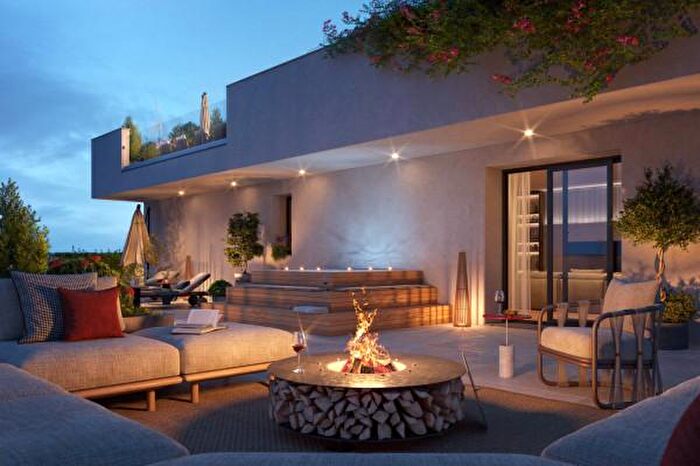 Appartamento quadrilocale in vendita in Via Luciano Manara, Monza