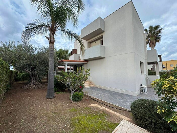 Casa con 6 locali in affitto in Via Fiumefreddo, Casa Santa, Erice