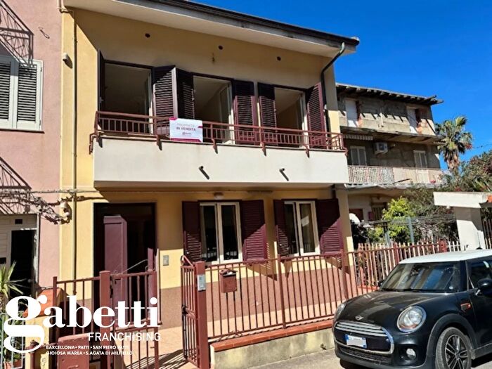 Appartamento quadrilocale in vendita in Via Benedetto Brin, Caronia