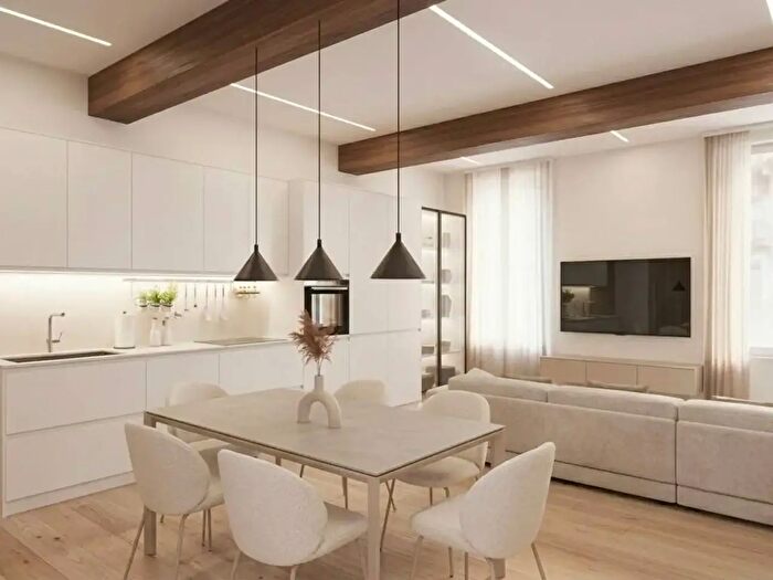 Appartamento con 5 locali in vendita in Via del Portone, Reggio Emilia