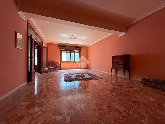 Appartamento con 6 locali in vendita in Via Santa Lucia al Parco, Reggio Calabria