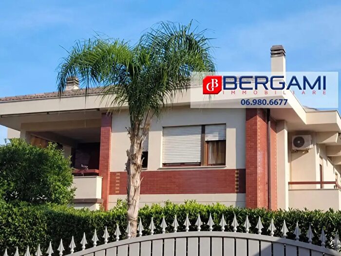 Appartamento con 5 locali in affitto in Via Creta, Nettuno