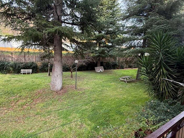 Appartamento trilocale in affitto in Via Terracina, Fuorigrotta, Napoli