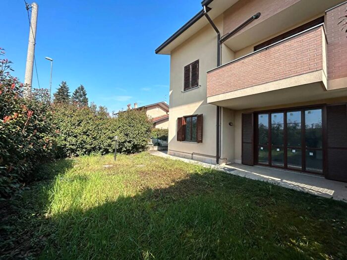 Appartamento trilocale in vendita in Via del Salaino Vimercate, Vimercate