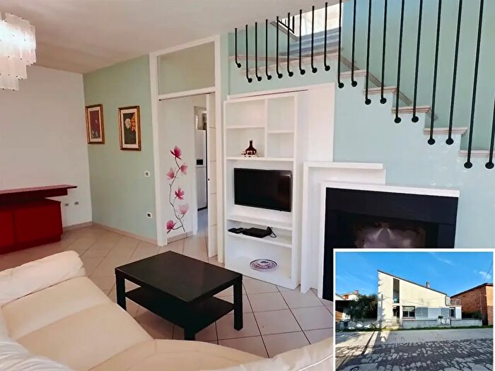 Casa con 7 locali in vendita in Via Bassa, Alfonsine