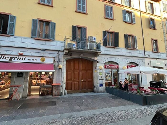 Appartamento bilocale in affitto in Via Lazzaro Spallanzani, Porta Venezia, Milano