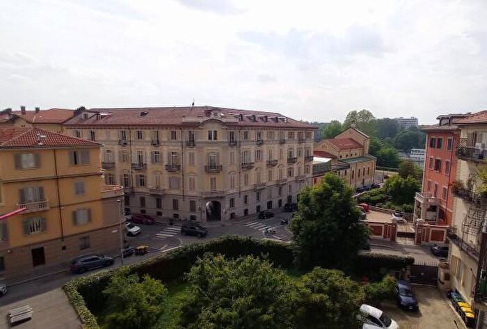 Appartamento con 6 locali in affitto in Corso Fiume, Torino