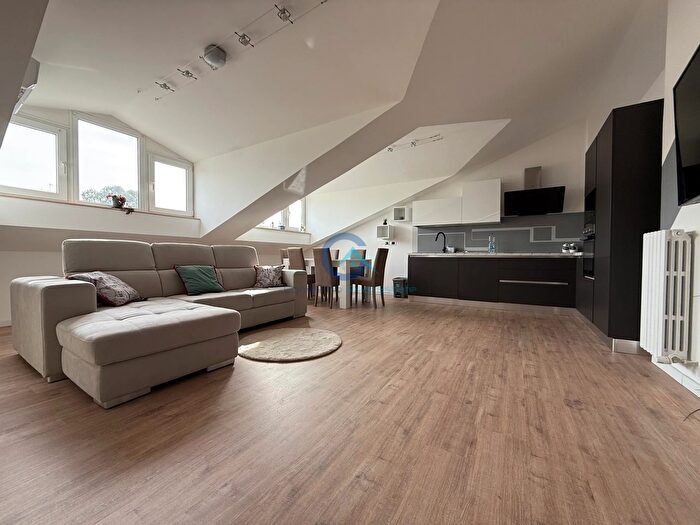 Appartamento quadrilocale in affitto in Via Carlo Pisacane, Catanzaro