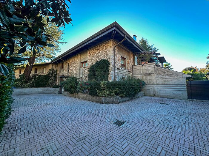 Casa con 10 locali in vendita in Via G Mameli, Tavagnacco