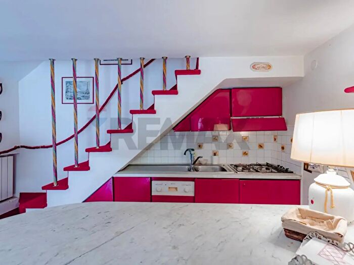 Appartamento trilocale in vendita in Via Porto Cervo, Fiumicino