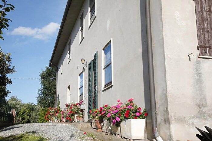 Casa con 5 locali in vendita in Crespina Lorenzana