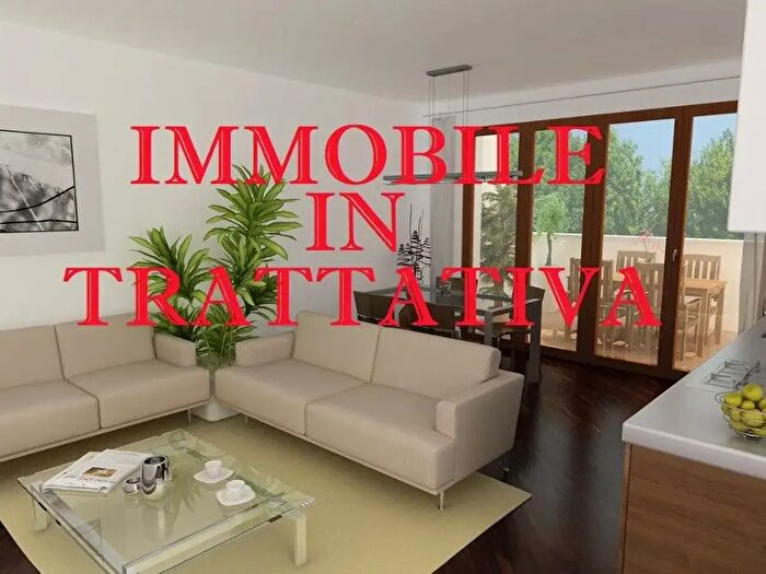 Appartamento trilocale in vendita in Via Piatti, Bergamo