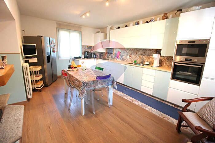 Casa trilocale in vendita in Piazza San Giovanni, Cusino