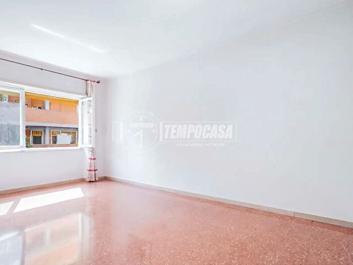 Appartamento trilocale in vendita in Piazza Francesco Vannetti Donnini, Roma