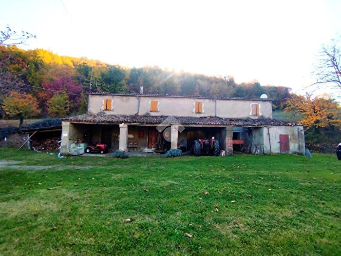 Casa quadrilocale in vendita in Via Nuvoleto, Mercato Saraceno