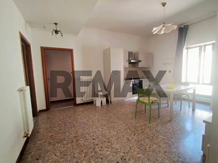 Appartamento bilocale in affitto in Via Cairoli, Sacrario Piazza della Rocca, Viterbo
