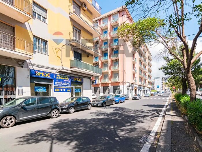 Appartamento quadrilocale in vendita in Via Sabato Martelli Castaldi, Catania