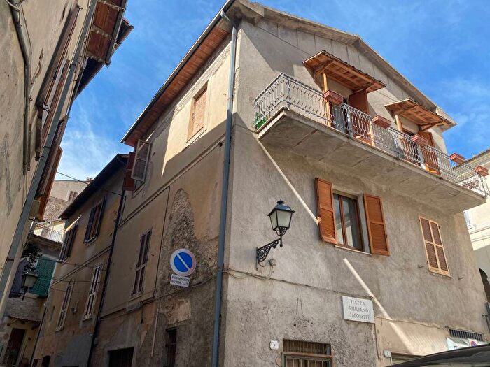 Case in Vendita e in Affitto - 2