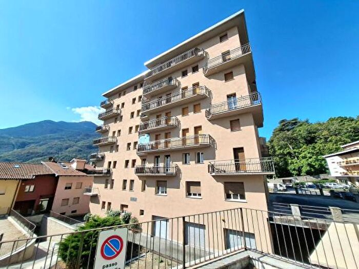 Appartamento trilocale in vendita in Via Tour De Grange, Chatillon