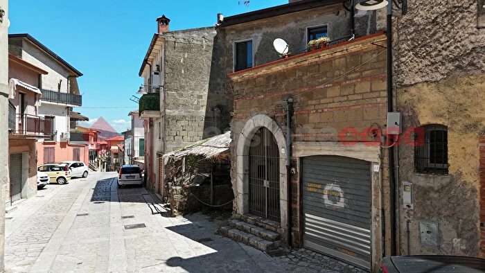 Casa con 5 locali in vendita in Piazza del Gaudio, San Martino Valle Caudina