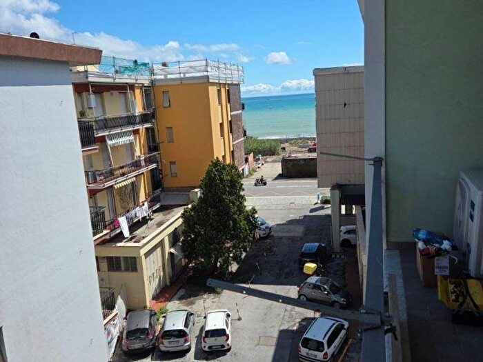 Appartamento bilocale in affitto in Via Nizza, Legino Zinola Fornaci, Savona