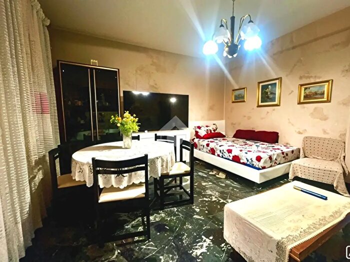 Appartamento trilocale in vendita in Via Monte Ceva, Padova