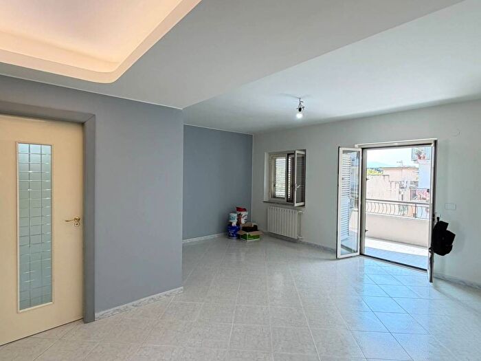 Appartamento quadrilocale in affitto in Via Benevento, Centro, Casalnuovo di Napoli
