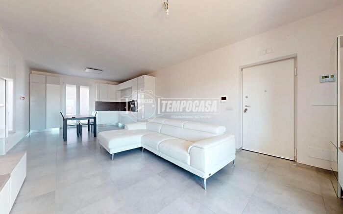 Appartamento trilocale in vendita in Via Salerno, Conversano