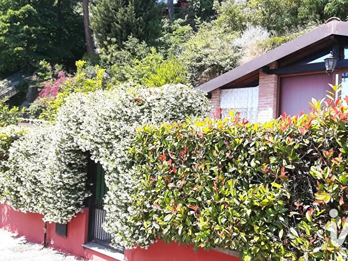 Casa con 6 locali in vendita in Via Pineta, Cisano Sul Neva