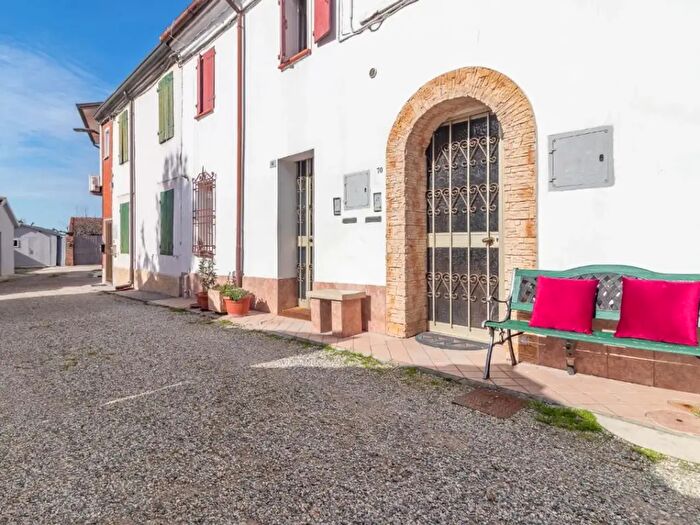 Casa quadrilocale in vendita in Via d Turci, Ravenna