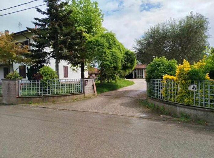 Appartamento con 6 locali in vendita in Via Torri, Cesenatico