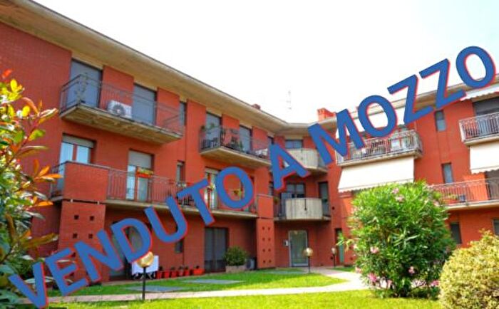 Appartamento trilocale in vendita in Via Ippolito Nievo, Mozzo