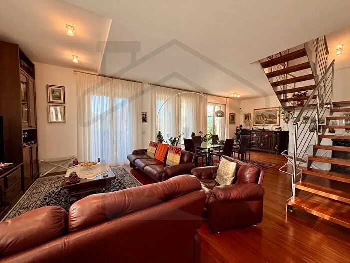 Appartamento quadrilocale in vendita in Via Guido Reni, Abano Terme