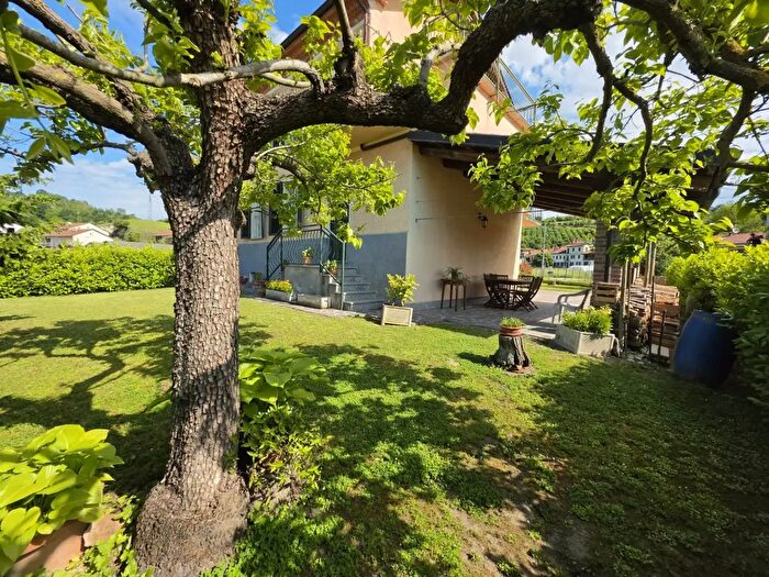 Casa con 7 locali in vendita in Frazione San Giulio, San Damiano DAsti