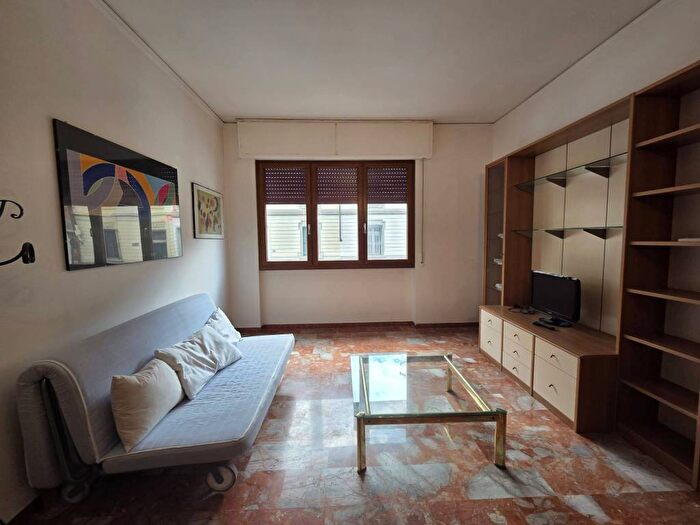 Appartamento trilocale in affitto in Via Fra' Paolo Sarpi, Mazzini Oberdan, Firenze