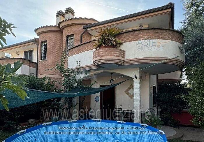 Casa quadrilocale in vendita in Via Gaspare Gozzi, Anzio