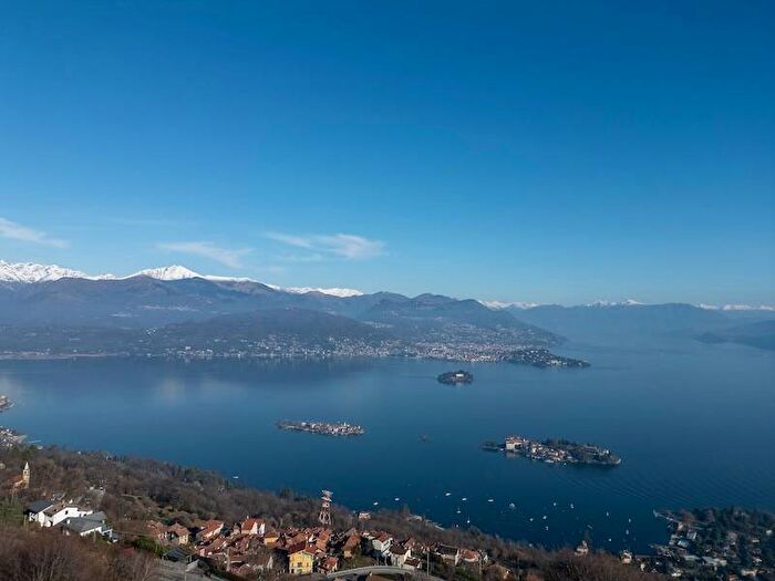 Casa con 6 locali in affitto in Levo, Stresa