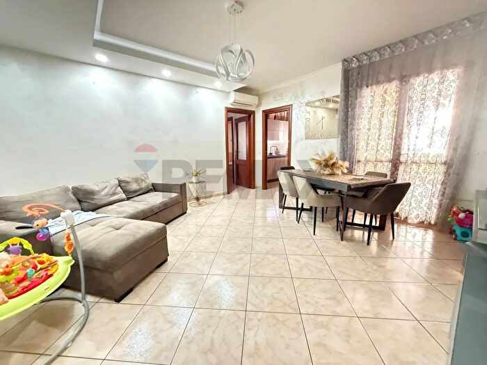 Appartamento trilocale in vendita in Orta Di Atella