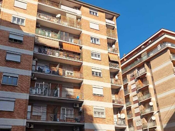 Appartamento quadrilocale in affitto in via fabio numerio, Furio Camillo, Roma