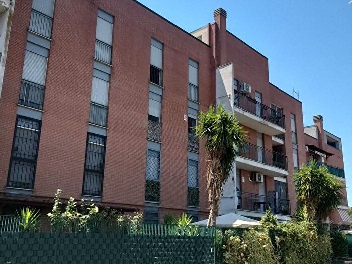 Appartamento trilocale in affitto in Via Nicola Abbagnano, Tor Vergata, Roma