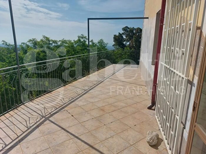 Appartamento trilocale in affitto in Via della Quercia, Catanzaro